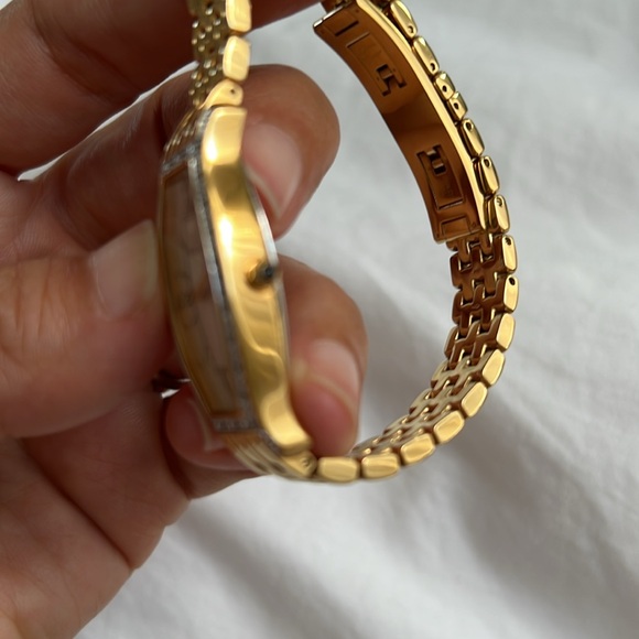 Bulova diamond watch with box - Picture 9 of 9